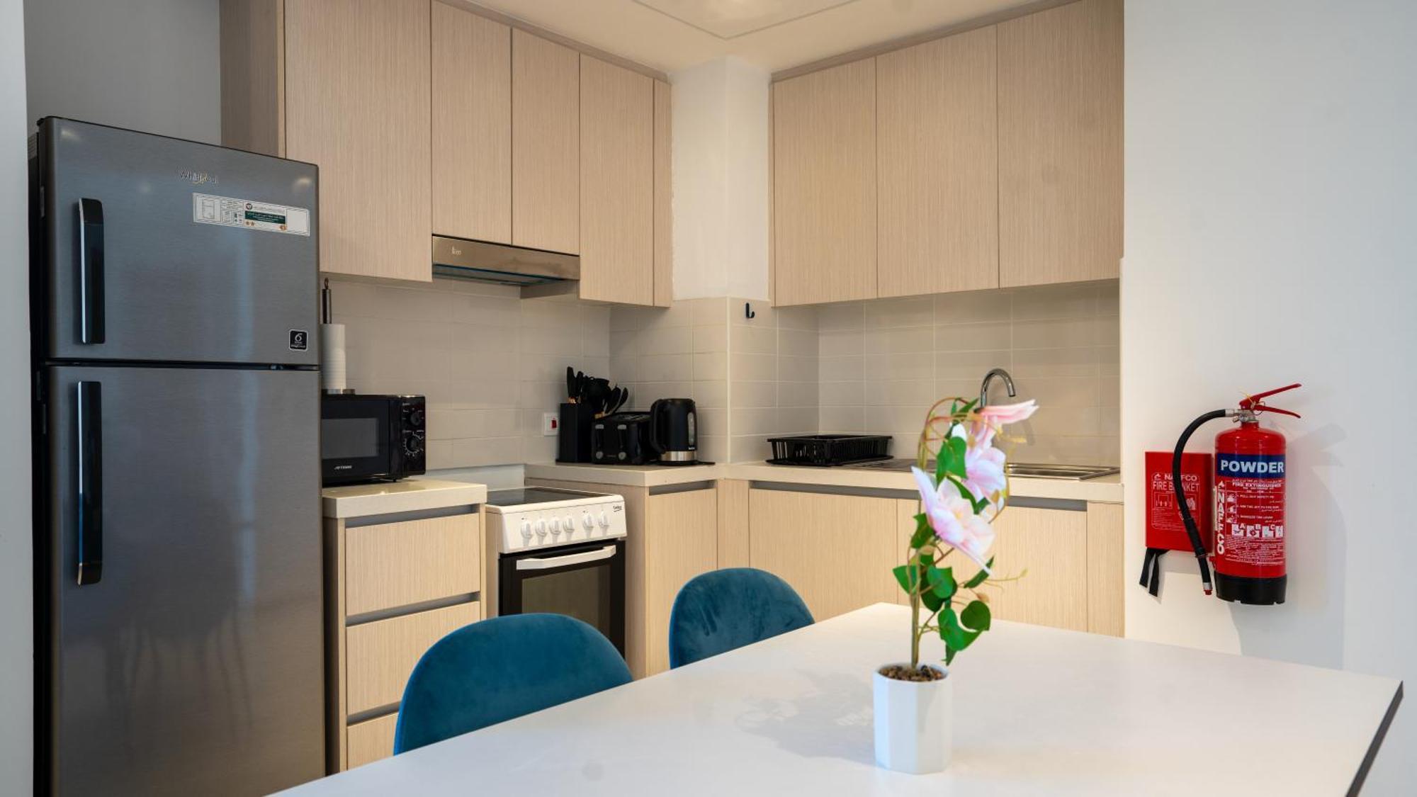1br Heaven In Yas Waterworld Yas Bay *